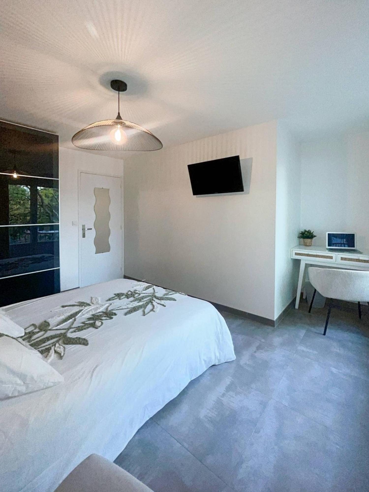 Auteuil • 4 Chambres • Wifi • Metro A 400M Rennes Zewnętrze zdjęcie